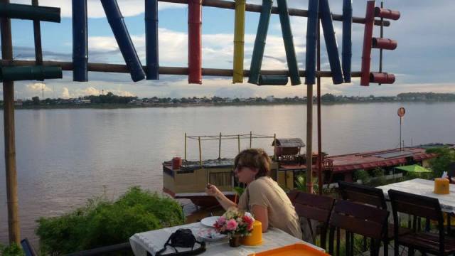 sabrina ferrario in laos e vietnam (4)