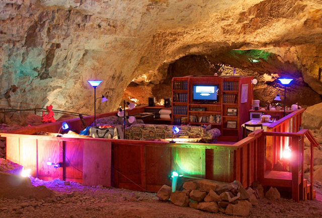 the-grand-canyon-s-cave-suite-is-simply-spectacular